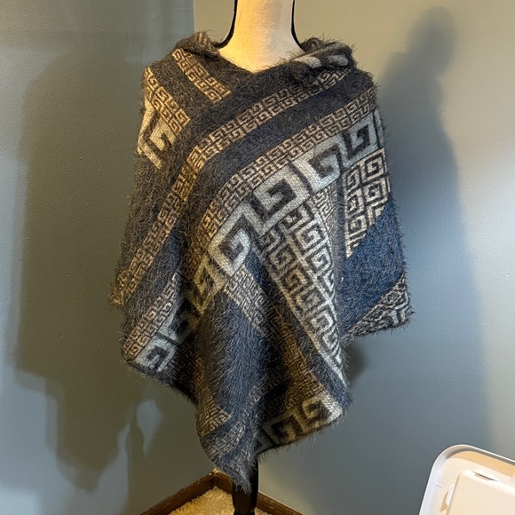 Geometric Patterned Hooded Poncho - Picture 1 of 4